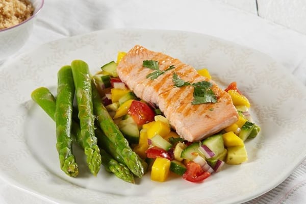 Laks med mangosalsa