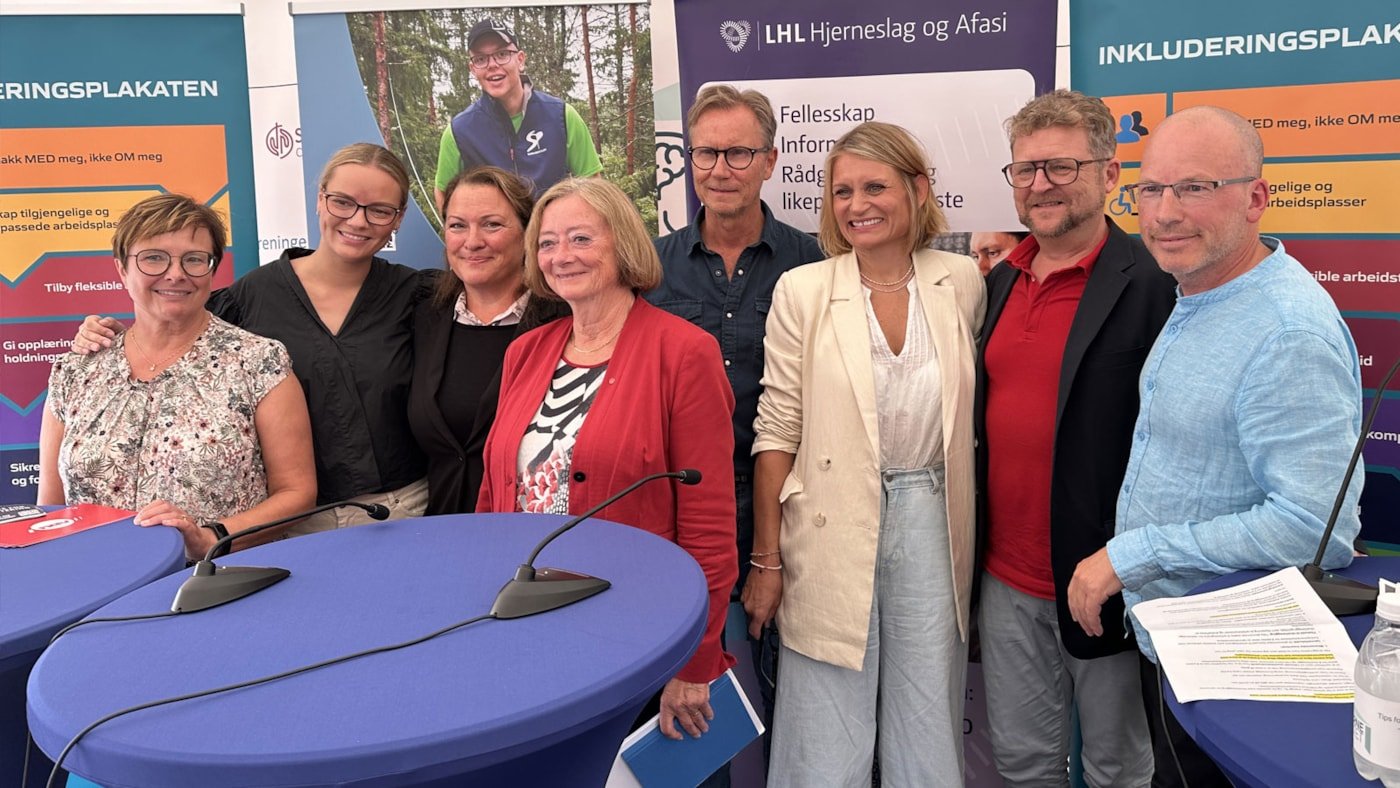 Marita Lysstad Bjerke (helsefaglig rådgiver, LHL), Anine Johansen (prosjektleder, Sunnaasstiftelsen), Sonja Skinnarland (arbeids- og tjenestedirektør, Nav), Lise Christoffersen (stortingsrepresentant, Arbeiderpartiet), Jan-Erik Narvesen (HR-direktør, Hennig-Olsen Is), Heidi Kjærnes (prosjektleder, Sunnaasstiftelsen), Jarle Eskedal (produsent, Cynergi Film), Tommy Skar (spesialrådgiver politikk, LHL) 