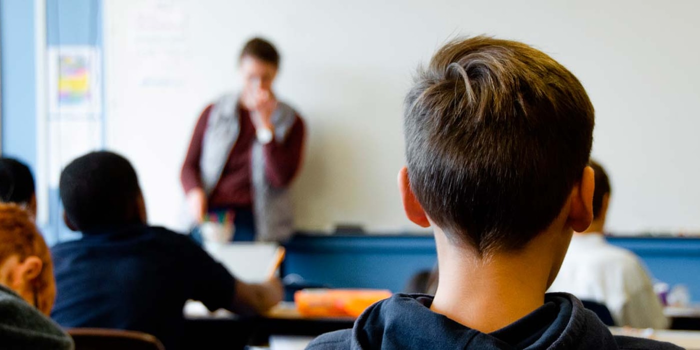 Barn i klasserom på skole